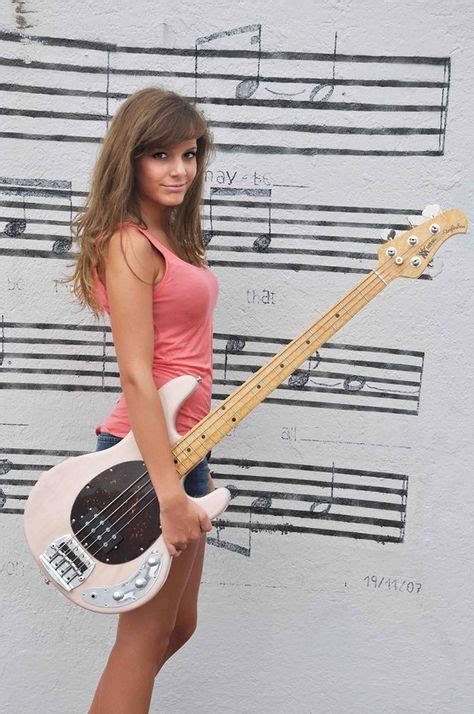 girls in music and modeling marta altesa blues guitar specialist guitar girl cool guitar