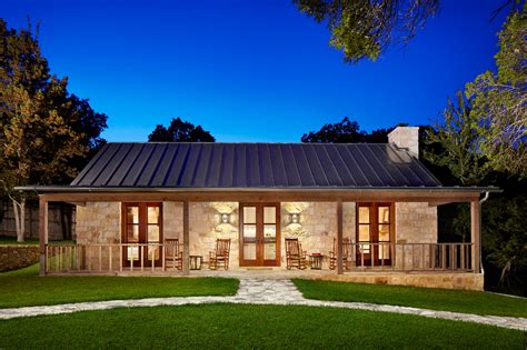 10 Country Style Farmhouse Ranch House