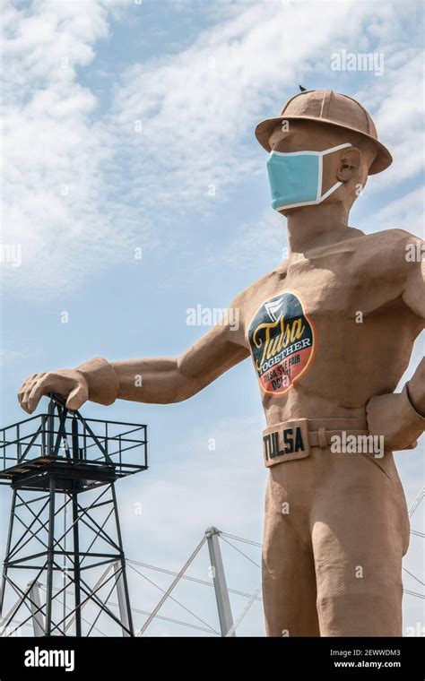 07 09 2020 Tulsa Usa Iconic Golden Driller Giant Statue Of Oilfield