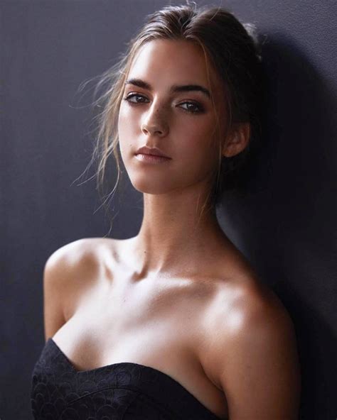 Emily Feld Bio And Wiki Net Worth Age Height And Weight