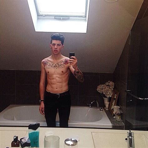 The Stars Come Out To Play Sam Pepper New Shirtless Pics And Video