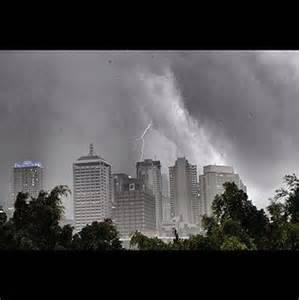 Collecting data and warning the public on severe weather events The World Today - Weather Bureau defends Brisbane warnings 19/11/2012