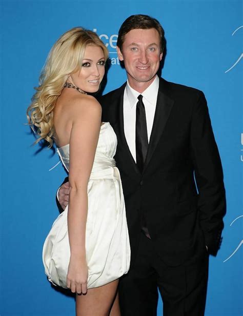 Wayne Gretzky And His Daughter Pauline 8x10 Glossy Photo