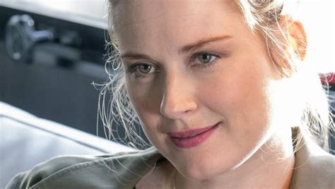 Alexandra Breckenridge As Sophie 5 Fast Facts You Need To Know
