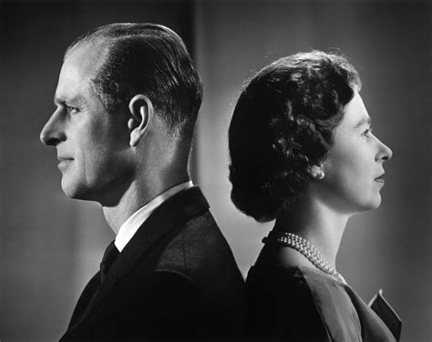 Con la salita al potere del nazismo. La vera storia del matrimonio tra Elisabetta e Filippo è ...