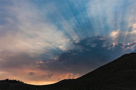 Crepuscular Ray Pictures Download Free Images On Unsplash