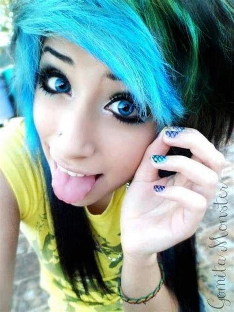 Omita Monstro Emo Girl Black Blue Green Hair Blue Eyes Emos ♥ Pinterest Black Scene Hair