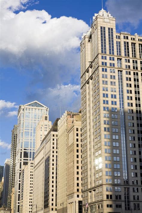Buildings Along Chicago River Stock Image Image Of Life Office 10261807