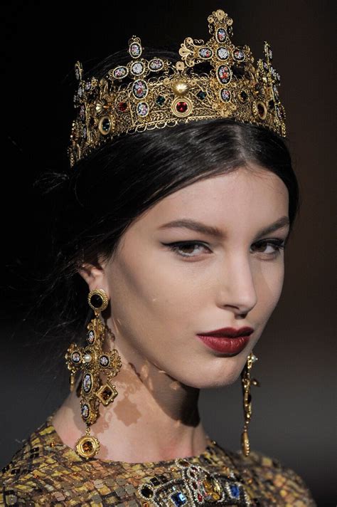 Dolce Gabbana Is That A Crown You Wear Стиль Королевские