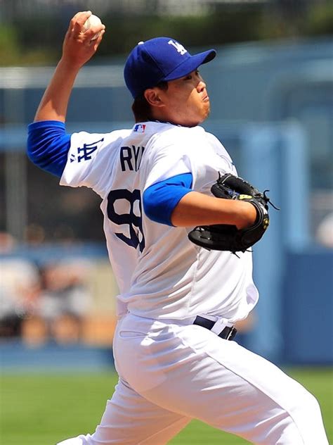 Hyun Jin Ryu Gets First Mlb Win As Dodgers Sweep Pirates
