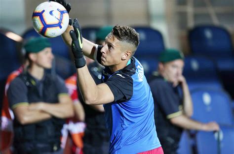 983 просмотра 6 лет назад. Gollini titolare anche domani? C'è chi si sbilancia ...