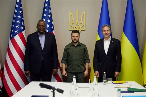 On Ukraine Visit Blinken Austin Pledge Return Of Us Diplomats More