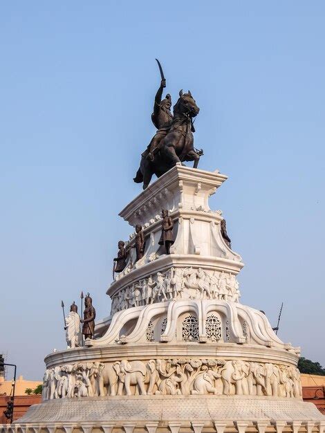 Premium Photo Amritsar India View Of Maharaja Ranjit Singh Statue In