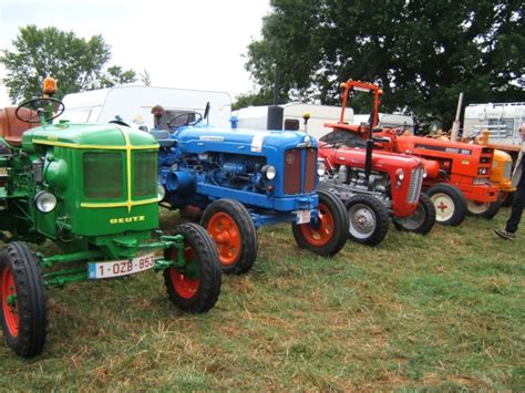 La Plus Grande Exposition De Tracteurs Dans Le Nord Sec Bois