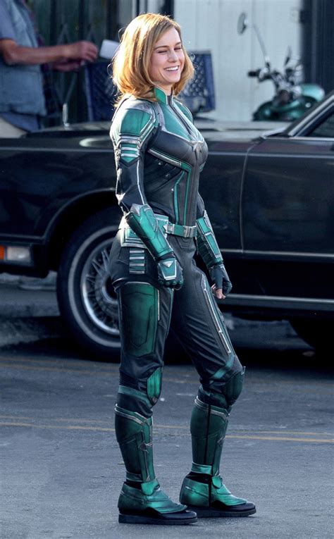 Brie Larsons Captain Marvel Costume Isnt What Fans Expected E News Uk