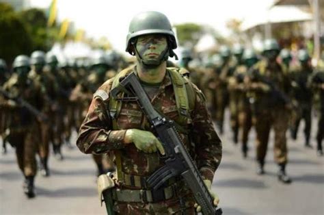 Ministério Da Defesa Anuncia Saída Dos Comandantes Das Três Forças Armadas Melhores Publicações