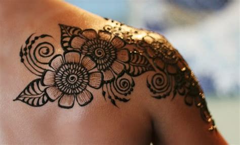 Amazing Flower Mehndi Designs For Shoulder Henna Tattoo
