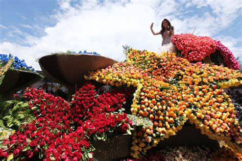 Fiestas Tradicionales Del Ecuador Fiesta De Las Flores Y Las Frutas