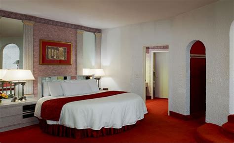 Κάποια από τα πιο δημοφιλή κοντινά ξενοδοχεία είναι το hotel sfera, το oyo 89983 lumut villa inn και το ritz garden hotel. Pocono Palace Resort - Pocono Resort Accommodations - Cove ...