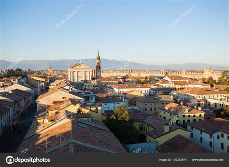 Ca' onorai, facca, laghi, pozzetto, santa croce bigolina, san donato, santa maria. Vista de Cittadella, cidade murada na Itália — Stock Photo ...