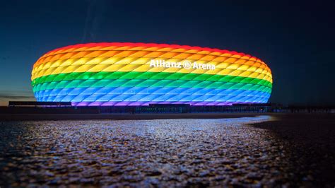 fc bayern unterstützt „queerpass bayern“ allianz arena