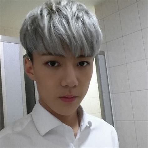 Exo‘s Sehun Takes Handsome Selfie For Fans
