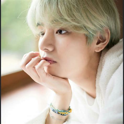 Listen to diari seorang lelaki by pretty ugly, 4,387 shazams. Kim taehyung | Taehyung, Fotos, Kim taehyung