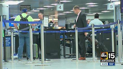 Video Shows Man Rush Tsa Officers At Phoenix Airport