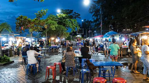Chaweng is the hub of the island's nightlife with a number of very popular bars and clubs in the area. Koh Samui: Märkte und Walking Streets