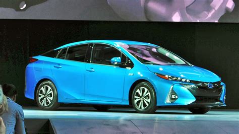 Toyota Canada Launches 2017 Prius Prime in Quebec With $32,990 Starting ...