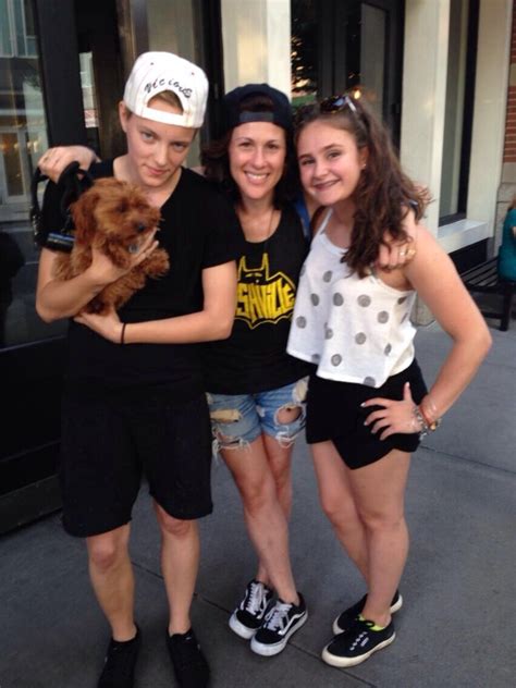 Erika Linder Tamra Natisin And Butters With Fans Beautifully Androgynous