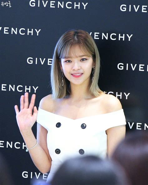 Givenchy Beauty Store Opening Event Jeongyeon TWICE Photo Fanpop