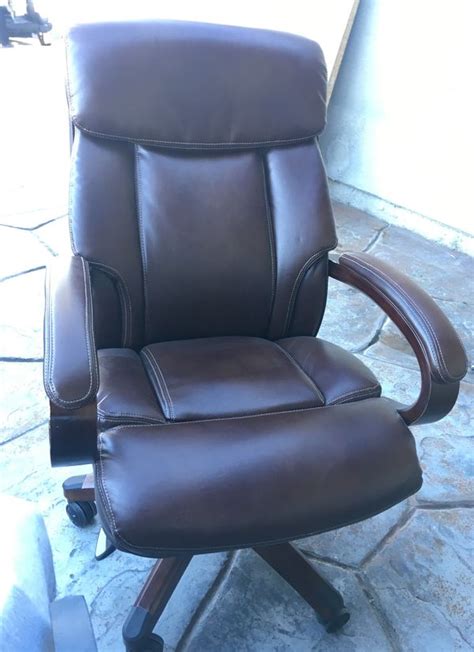 It has 8 massage points with 4 areas of massage. Lazy Boy executive Leather Office Chair - Chestnut (Brown ...