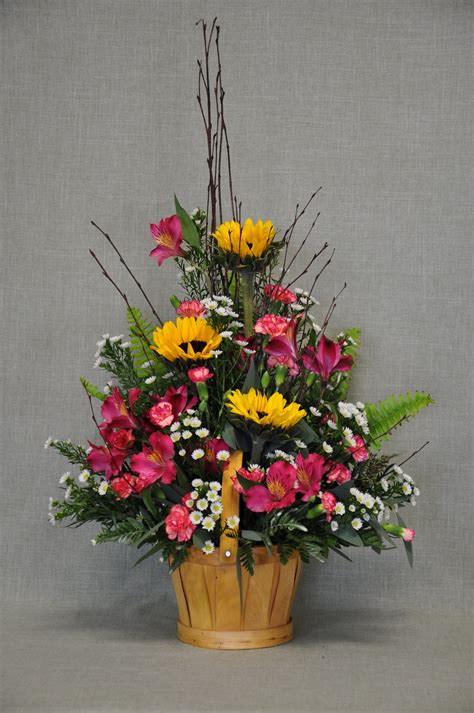 Floral Arrangement E1001 Sunflower Basket Arrangement | Johnson Floral & DécorJohnson Floral & Décor