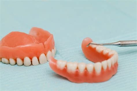 Qué Es Una Prótesis Dental Tipos Clínica Dental Valencia Sala And Moreno