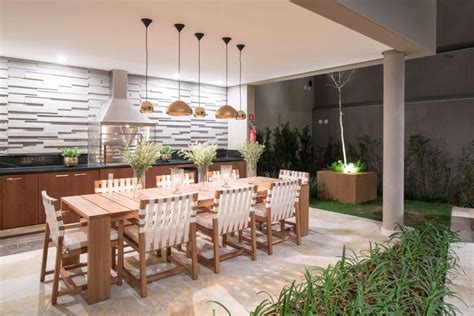 Lounges, tische und bistrotische laden zum verweilen ein im schönsten garten der stadt. Die perfekte Gartenküche bauen - 70+ Bilder und Ideen für ...