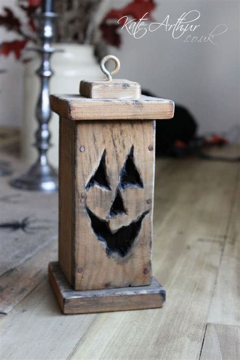Halloween Decorations Made Out Of Pallets