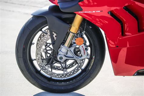 The panigale v4 speciale comes with a factory akrapovič full exhaust that bumps its power up to a claimed 223 hp and price tag up above the other. 2020-ducati-panigale-v4-v4s-v2-launch-price-malaysia ...