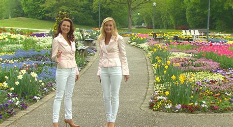 Schwarze madonna, santa lucia, 's ist feierabend, im salzkammergut da kann man gut lustig sein, wie groß bist du! Liebe Grüße aus Bad Füssing, Melodie Express GmbH ...