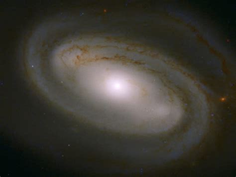 Imagem da galáxia ngc 2608 tirada pelo telescópio hubble. Hubble Snaps an Incredible Photo of This Faraway Galaxy
