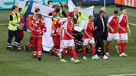 Referee anthony taylor was quick to react to enable the paramedics onto the pitch, with treatment continuing for several minutes. Sempat Henti Jantung di Lapangan vs Finlandian, Kondisi ...