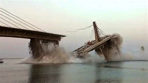 建設中の橋が崩落、昨年に続き2度目 インド東部 Jp