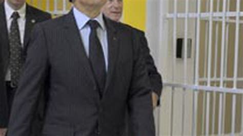 Sarkozy used his status as former french president, presiding judge christine mée said on watch: Sarkozy promet plus de places en prison, et des militaires ...