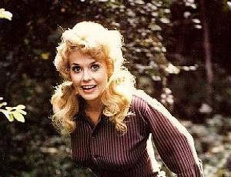 Beverly Hillbillies Star Donna Douglas Is Dead At R I P Elly May Clampett Silive