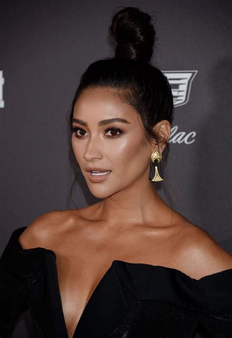 Shay Mitchell Upskirt Thefappening