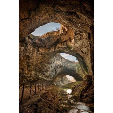 🌍 Devetaki Cave Bulgaria Traveling Page