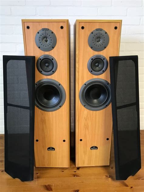 Magnat 144 108k 3 Way Bass Reflex Floor Standing Speaker Set