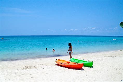 File:West Bay Beach -Roatan -Honduras-23May2009-b.jpg - Wikimedia Commons