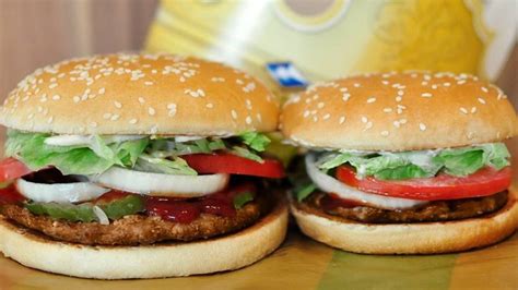 Whopper jr.® de burger king france. What You Don't Know About Burger King's Famous Whopper