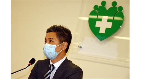 Jun 23, 2021 · 心肌炎（myocarditis）為心臟肌肉發生發炎反應，而心包膜炎（pericarditis）則是心臟周圍纖維囊組織發炎的症狀，患者通常會出現胸痛，或者是肩頸及背部疼痛，在躺下及深呼吸時易有困難，衍生發燒、身體虛弱、心悸及呼吸困難等症狀。 mRNA疫苗未證有心肌炎風險 - 正報新聞